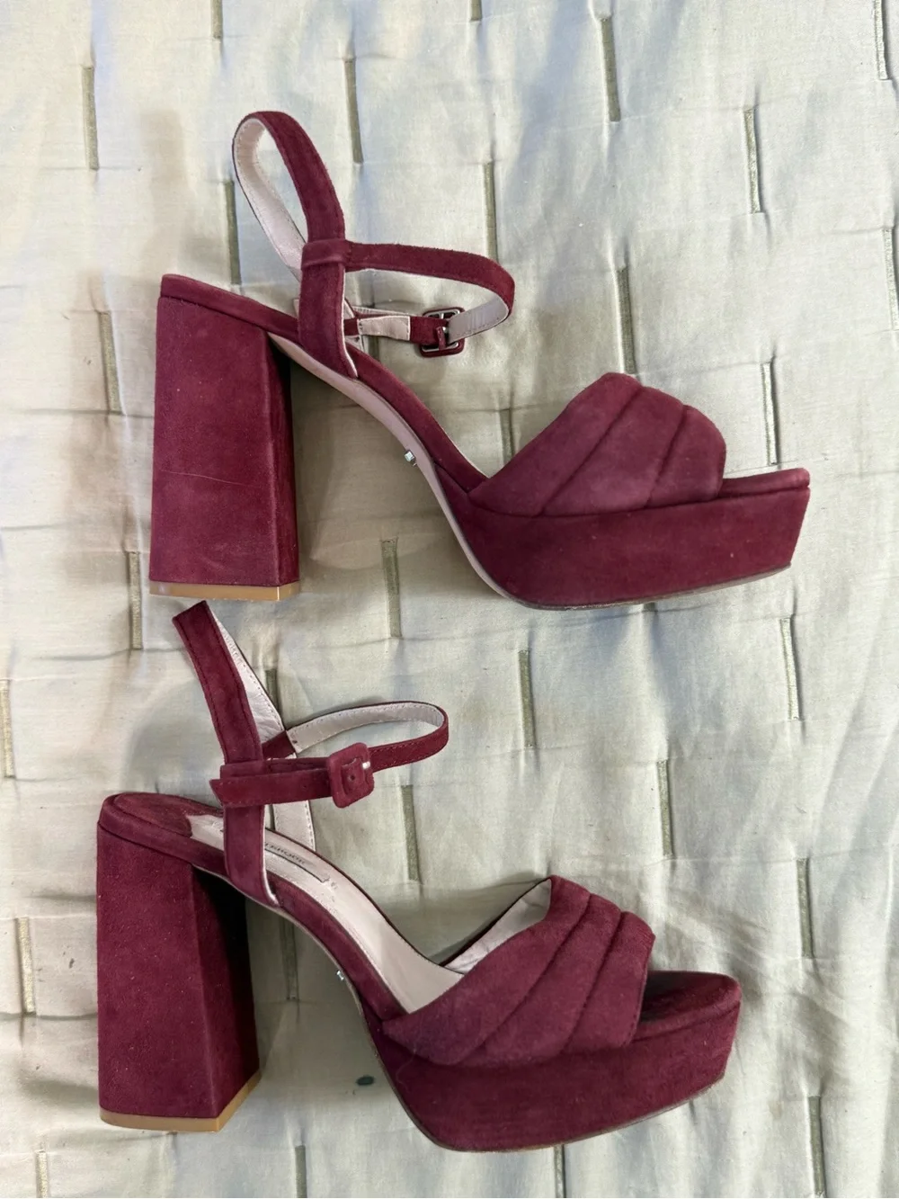 Uterque elegant burgundy